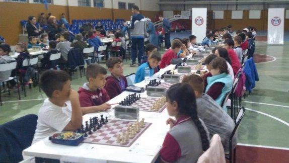 İlçemiz İlk ve Ortaokul Öğrencileri Arası Satranç Turnuvası.