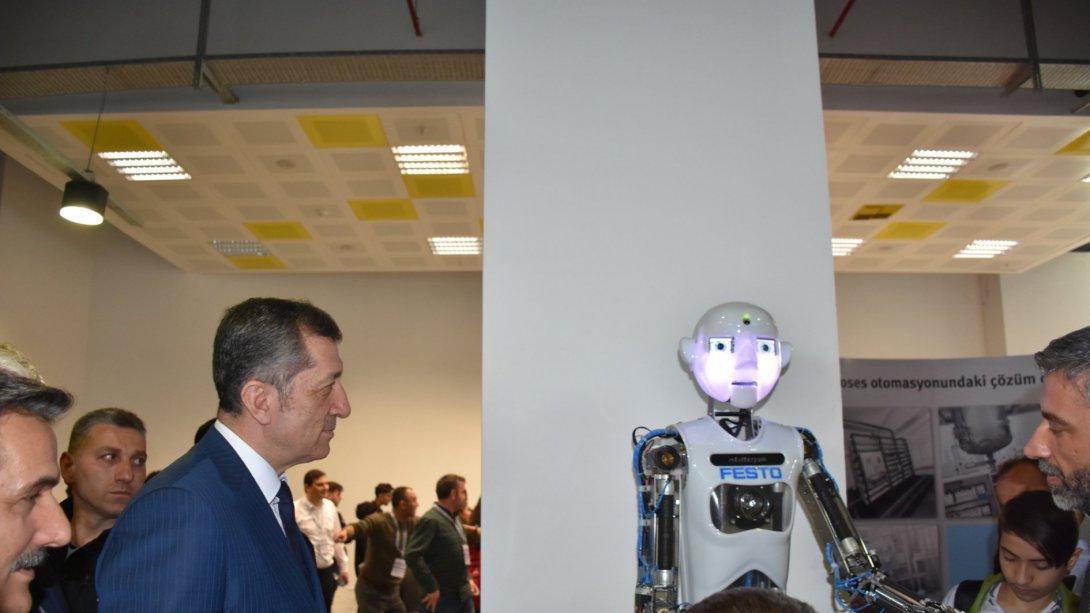 13.MEB Uluslararası Robot Yarışmasının Açılışındayız