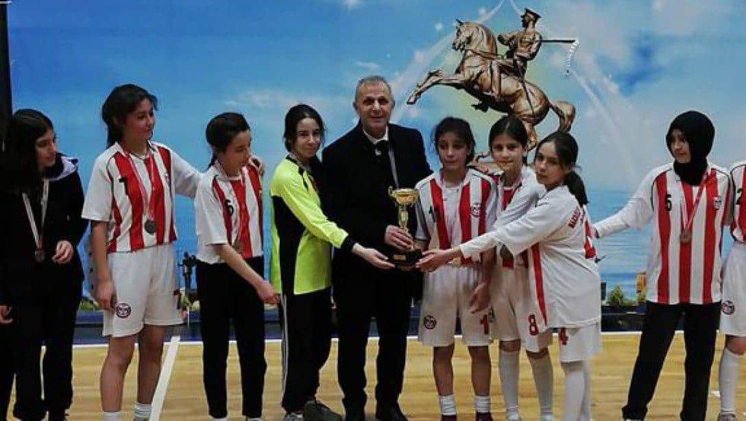 Yıldız Kız Futsal Takımı Samsun 2.si Oldu